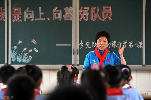 小基耶萨从伤病中复出，他的实力毋庸置疑，还有很大的成长空间，他和弗拉霍维奇可以成为尤文的未来。